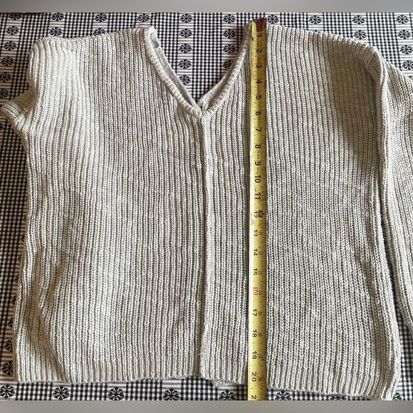 Hippie Rose Chunky Knit Sweater Size L V-neck & Back Buttons Cropped 2-way Wear - Picture 3 of 6